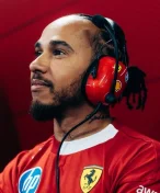 Vánoce, nebo omluva? Ve Ferrari naděloval Lewis Hamilton. Za vlastní peníze