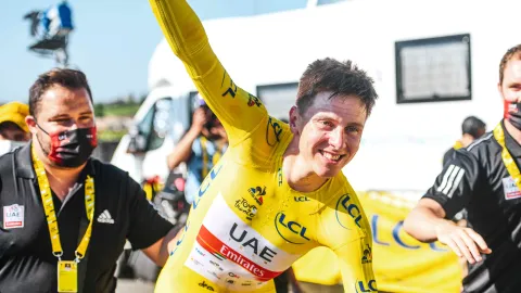 Život je krásný, řekl mu Pogačar. A tak si nechá jeho slova vytetovat na tělo