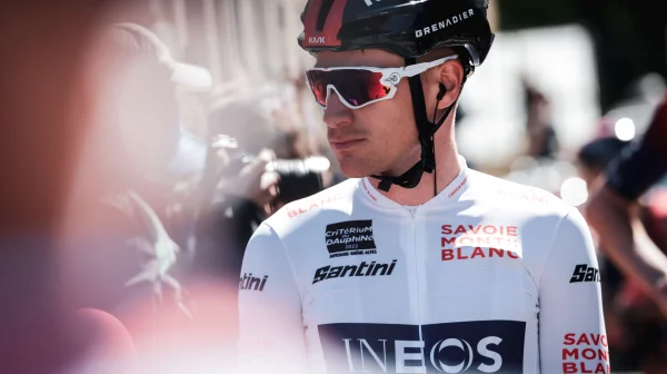 Drahý prostředníček. Cyklista dostal pokutu kvůli neslušnému gestu na kameru