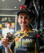 Yates vyhrál Giro a ukončil kariéru. Cyklistika mu víc brala, než dávala