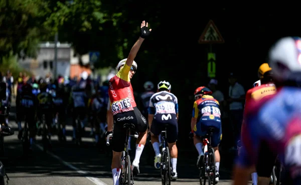 Cyklistická komedie jménem Tour de Guadeloupe: Závod nabídl několik bizarních scén