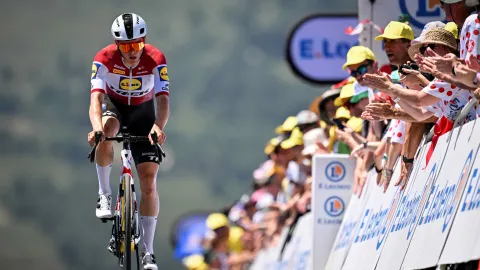 Cyklistika má dva šampiony! Kromě Pogačara ještě Lotyše, který vyhrál vlastní kategorii