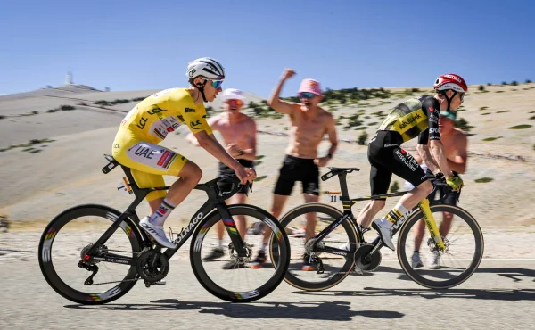 Pogačarovo kolo jde do dražby. Překonal na něm rekord Mont Ventoux, teď překonává aukční rekord