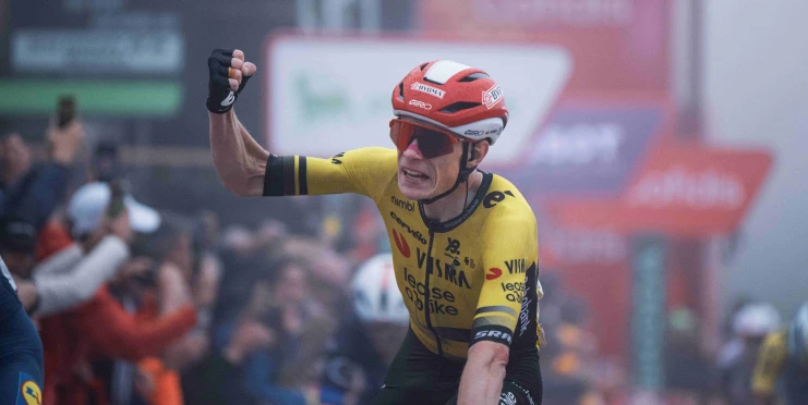 Jonas Vingegaard předvedl novou zbraň a oblékl červený dres pro lídra Vuelty