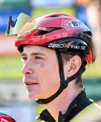 Díry, výmoly, nevhodný sjezd. 'Potížista' Vingegaard zahájil sezónu kritikou organizátorů