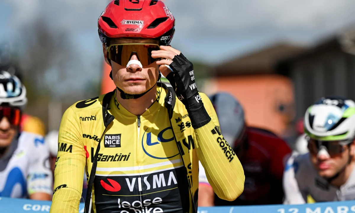 Lance Armstrong se pustil do obhajoby Vingegaardových ponožek. Kritiky označil za 'nerdy'