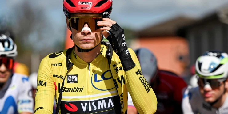 Lance Armstrong se pustil do obhajoby Vingegaardových ponožek. Kritiky označil za 'nerdy'