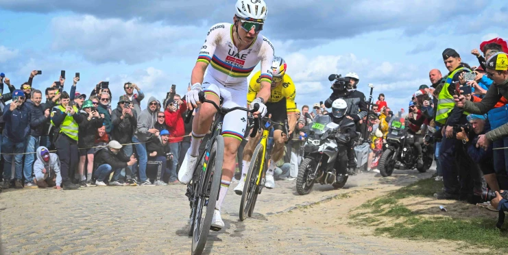 Nohy jako špagety... Tadej Pogačar si dá od Paříž-Roubaix minimálně roční pauzu