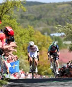 Rozruch kolem Seixase? Pogačar prý na Lutychu francouzského mladíka úmyslně zdeptal