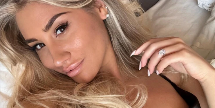 Italové blázní z třetí ligy. Televizní moderátorka je totiž bikinová modelka