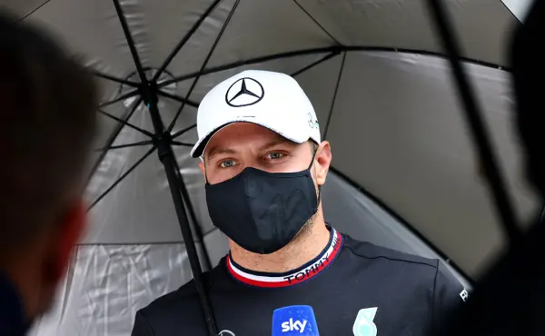 Krizový scénář Mercedesu: Hamiltona může nahradit Bottas