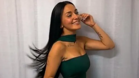 Svět jí leží u nohou. Krásnější fotbalová rozhodčí prý po hřištích neběhá