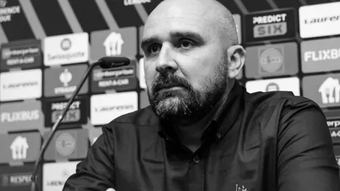 Stěžoval si na rybu k obědu. V kauze zemřelého kouče se objevila nová spojitost