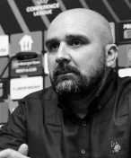 Stěžoval si na rybu k obědu. V kauze zemřelého kouče se objevila nová spojitost