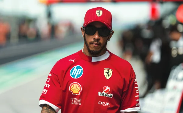 Nedostatek profesionality? Schumacher udeřil na Lewise Hamiltona kvůli jeho chování