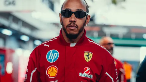 Lewis Hamilton vybuchl po Vasseurově rýpnutí: Ferrari není sen, ale noční můra