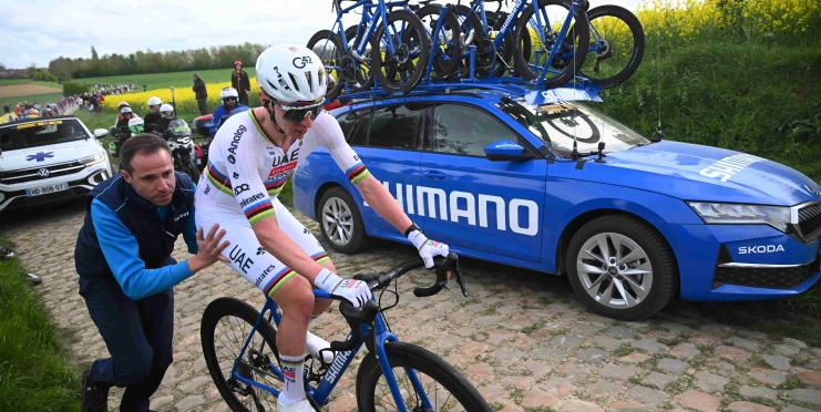 Pogačarův domestik se pustil do Van Aerta a Van der Poela. Malicherné, komentuje jejich chování