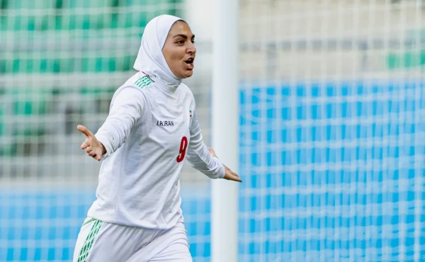 Dali ji záruky a slíbili beztrestnost. Íránská fotbalistka přišla i tak po návratu o majetek