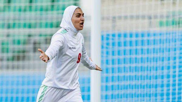 Dali jí záruky a slíbili beztrestnost. Íránská fotbalistka přišla i tak po návratu o majetek