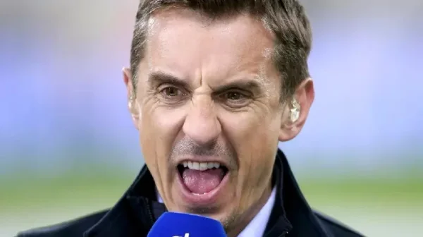 Gary Neville: Rozhodčí svou leností narušili regulérnost Premier League!