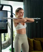 Jak zvládnout novoroční předsevzetí cvičit? Zapojte domácí posilovny s umělou inteligencí