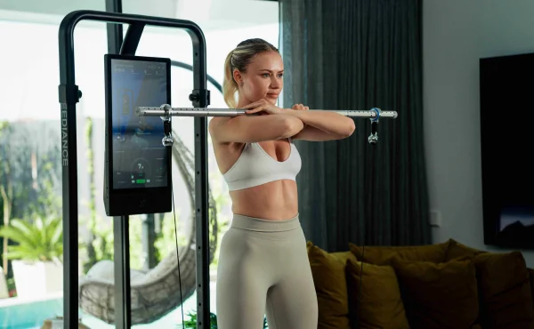 Jak zvládnout novoroční předsevzetí cvičit? Zapojte domácí posilovny s umělou inteligencí