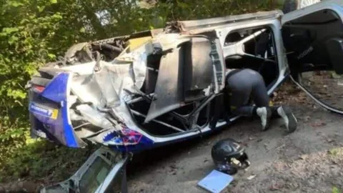 Verstappenův otec měl těžkou nehodu. Na belgické rally otočil auto na třechu