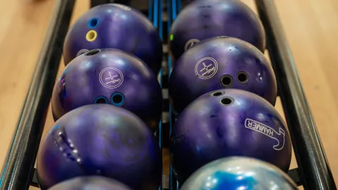 Revoluce v bowlingu: Populární typ koulí dostal stopku už i v Česku