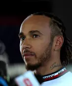 Hamilton kritizuje ostatní piloty, že společně s ním nebojují za lidská práva