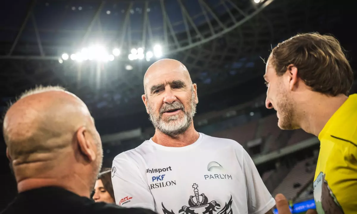 Po problémech s přistěhovalci přichází světová válka, varuje Eric Cantona