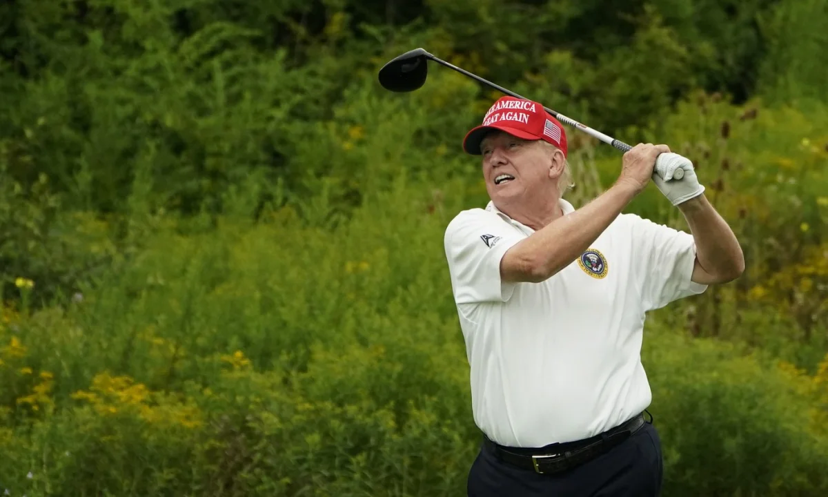 Trump není hoden členství v prestižním klubu. Kvůli sebestředné osobnosti, tvrdí slavný trenér