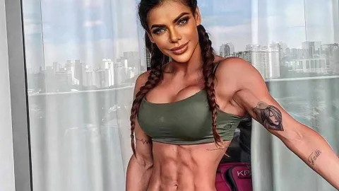 Tetování Messiho má na pozadí i ve slabinách. Teď se připravuje na konfrontaci s jeho ženou