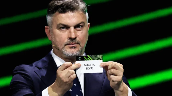 Pafos FC: Kdo je tajemný muž v logu překvapivého účastníka Ligy mistrů