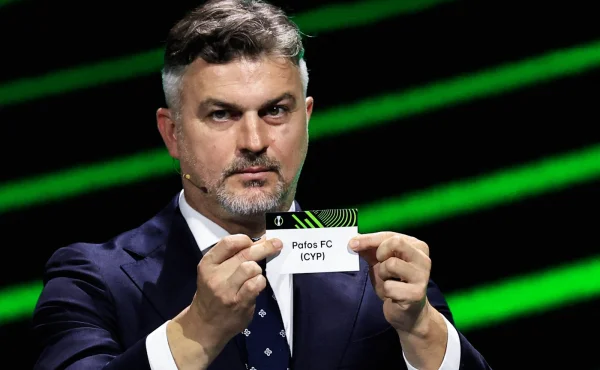 Pafos FC: Kdo je tajemný muž v logu překvapivého účastníka Ligy mistrů