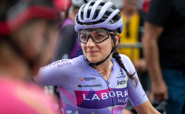 Hlavou dolů přes svodidla a pět zlomených žeber. Mohlo být hůř, zní po Milán-San Remo