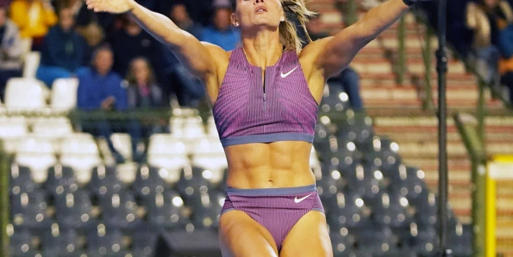 Olympijská medailistka se předvedla v růžových bikinách. Teď míří k Victoria's Secret