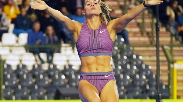 Olympijská medailistka se předvedla v růžových bikinách. Teď míří k Victoria's Secret