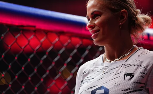 Máte rádi oranžovou? Bývalá hvězda UFC provokuje focením v titěrné podprsence