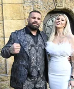 Veterán UFC Vémola je single. Fanoušci ho kritizují za načasování a označují za narcise