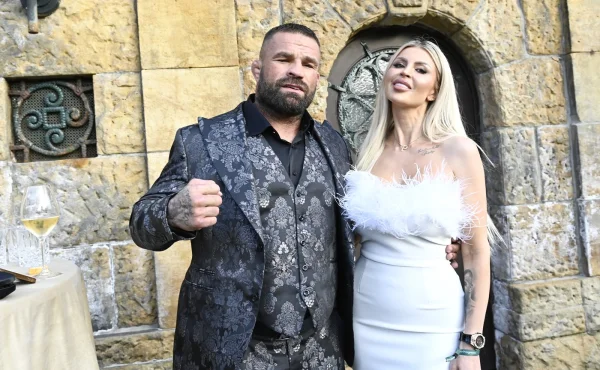 Veterán UFC Vémola je single. Fanoušci ho kritizují za načasování a označují za narcise