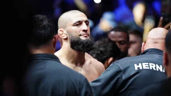 Co je s Chimaevem? Spekuluje se o jeho zranění i úmrtí, možná je ale v Abú Dhabí...