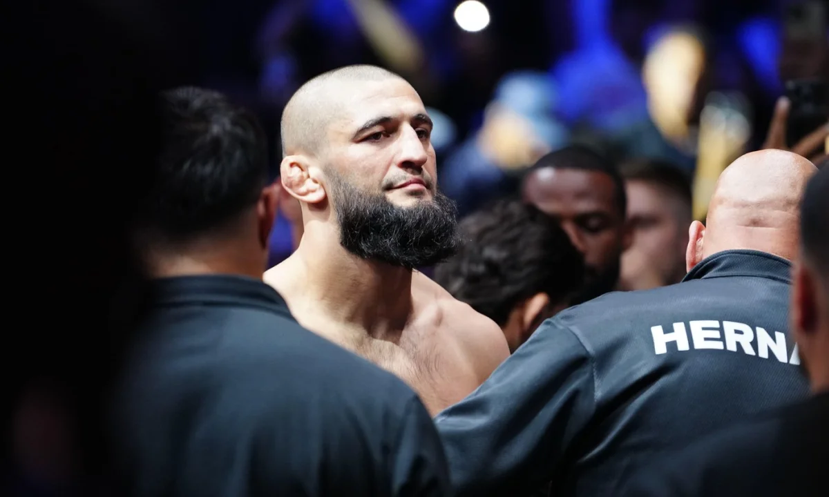 Co je s Chimaevem? Spekuluje se o jeho zranění i úmrtí, možná je ale v Abú Dhabí...