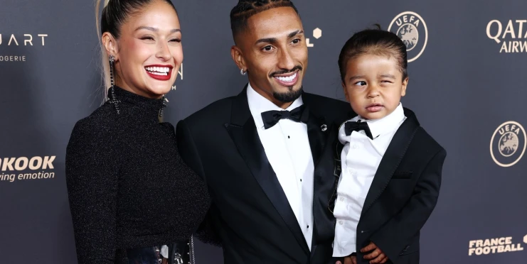 Je snad basketbalista?! Raphinova manželka se naštvala kvůli zveřejnění jedenáctky roku