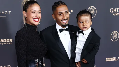 Je snad basketbalista?! Raphinova manželka se naštvala kvůli zveřejnění jedenáctky roku