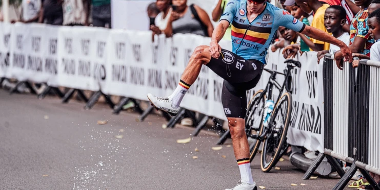 Frustrovaný Remco Evenepoel měnil kola. Nebyl důvod, brání se teď belgický tým