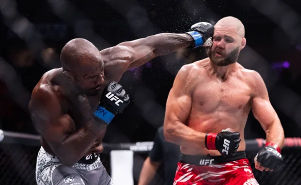 Autistický samuraj riskující poranění mozku, píší o Procházkovi po poslední bitvě v UFC