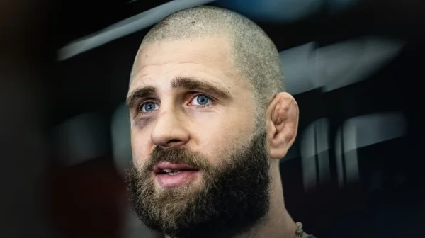 Ještě před titulovým zápasem učil Procházka bojovat influencerku. Ta křičela bolestí