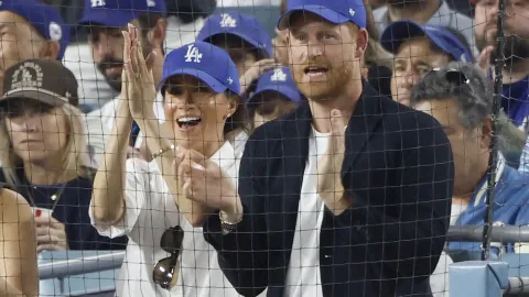 'Cap Gate': Proč se princ Harry musel omluvit Kanadě za svou baseballovou čepici