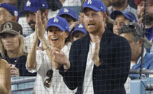 'Cap Gate': Proč se princ Harry musel omluvit Kanadě za svou baseballovou čepici