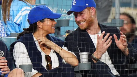 Prince Harryho s Meghan vybučeli na baseballu. Kvůli protekčním VIP místům